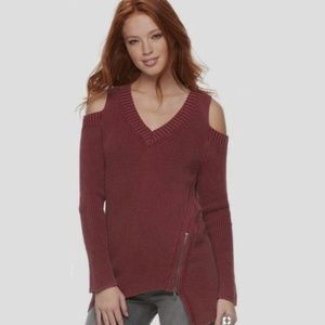 Rock and Republic Cold Shoulder Zipper Sweater M